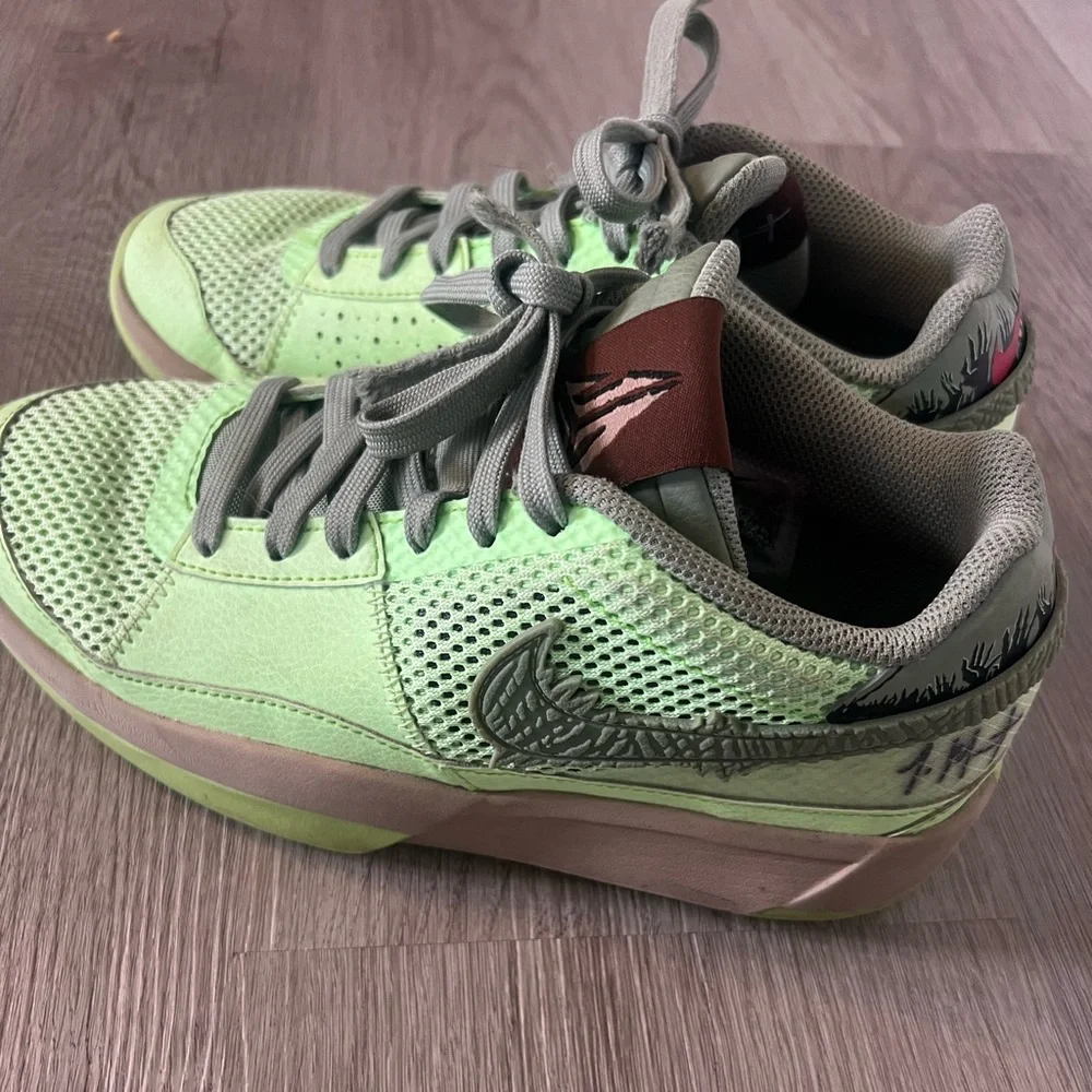 Nike kids ja 1 Halloween zombie